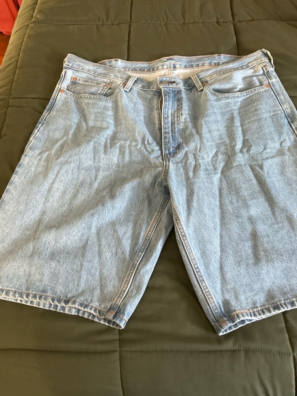 Levi's Men's Light Wash Blue Relaxed Jeans - Picture 2 of 2